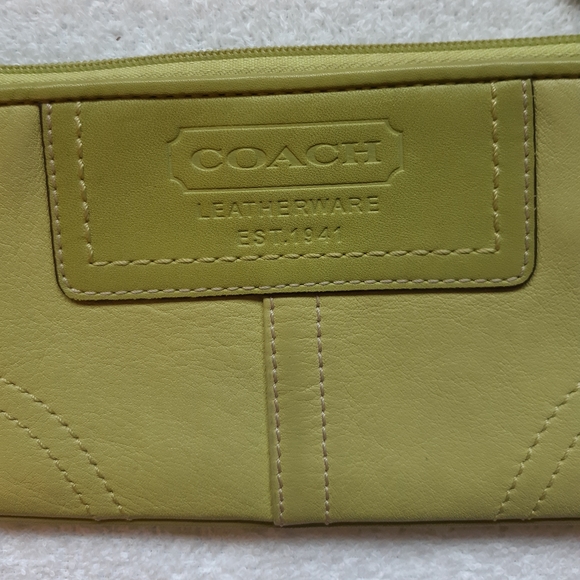 Coach inspired wristlet - Picture 3 of 8